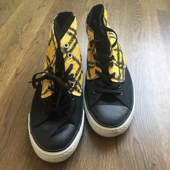 Converse All Star Chuck Taylors - Picture 2 of 5